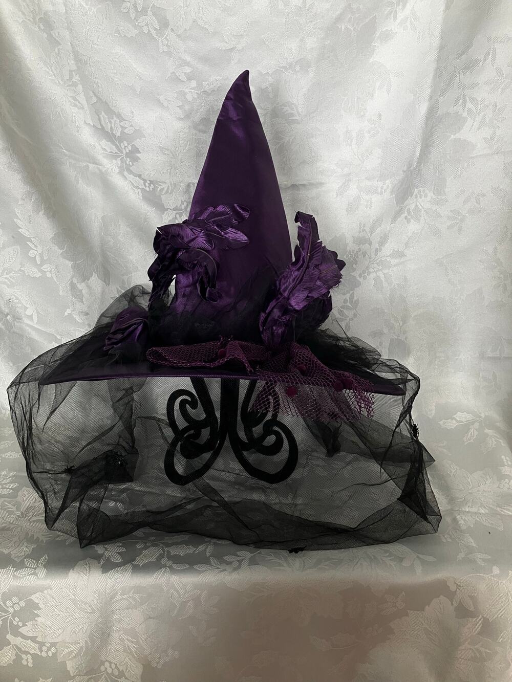 2009 Purple Witch Hat Halloween Costume Feathers Tulle Spider Adult